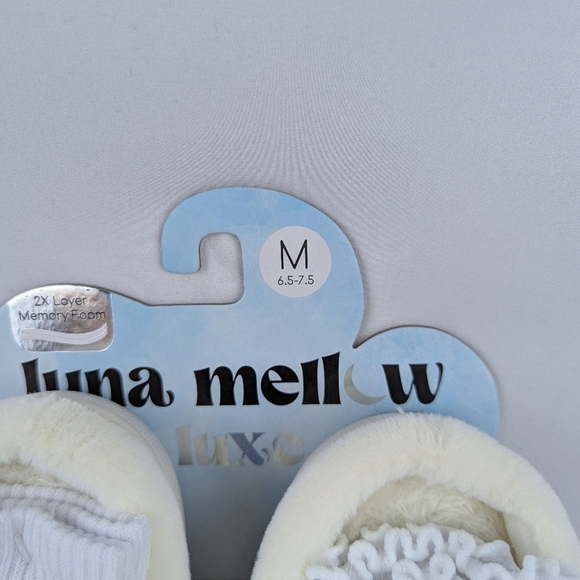 Slippers Margarita Embroidered Faux Fur Slip On Ivory M (6.5-7.5) NWT - Picture 14 of 14
